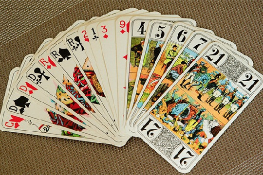 card-game-1897030_640.jpg